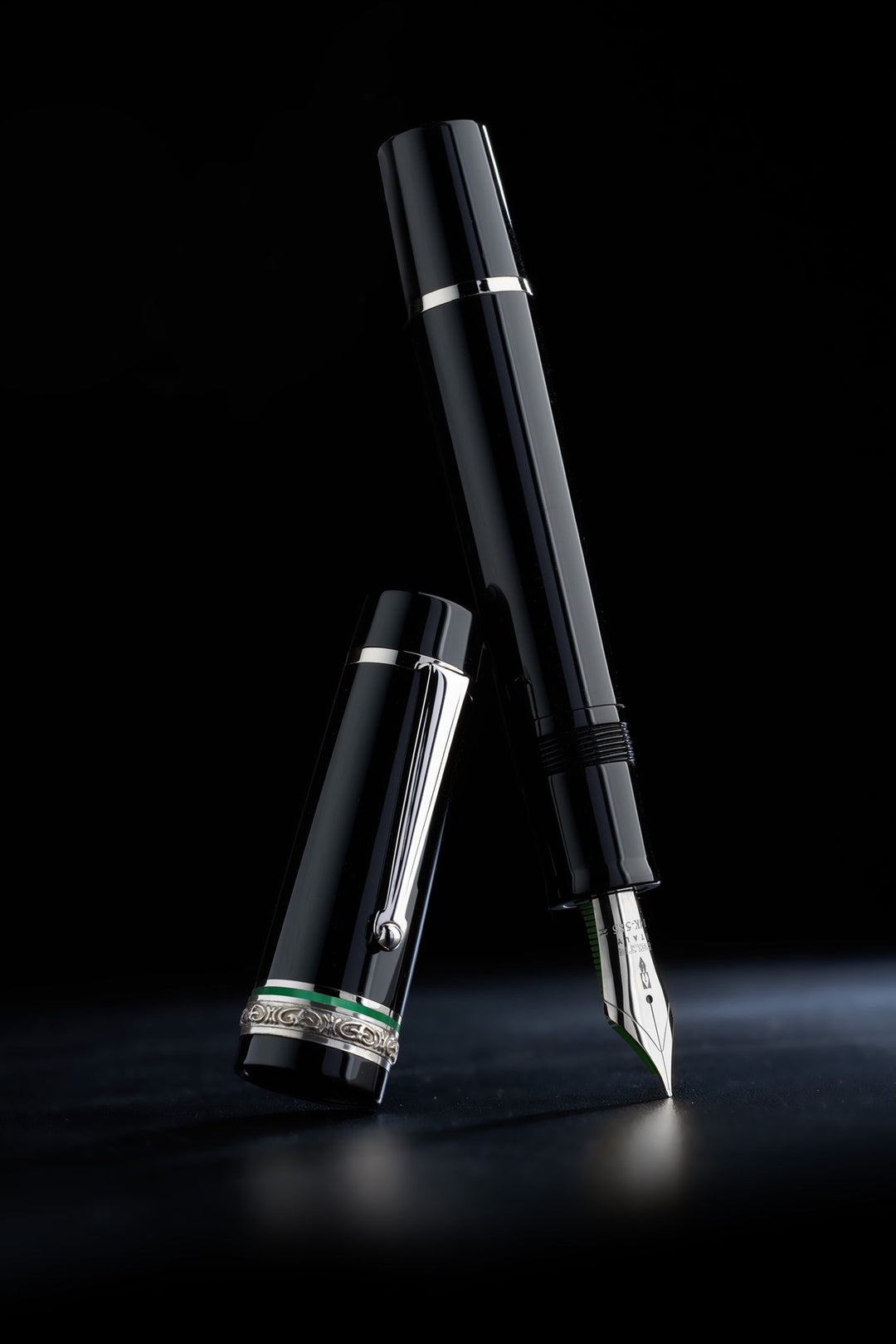 Delta DV Oversize Magnifica Green Fountain Pen